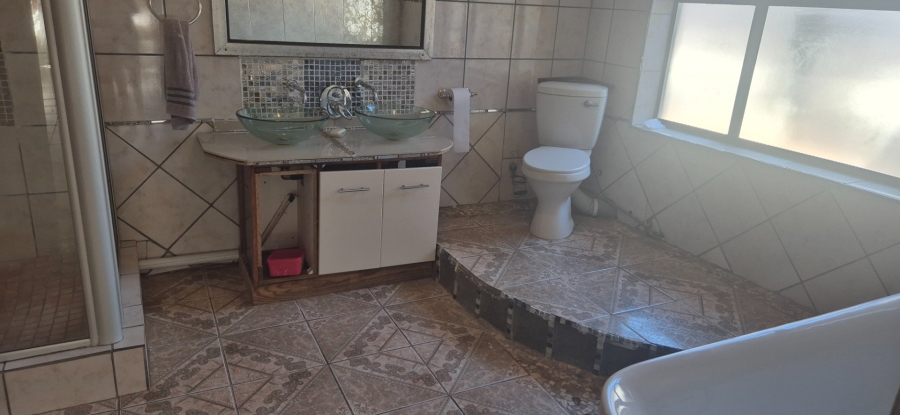 4 Bedroom Property for Sale in Hospitaalpark Free State